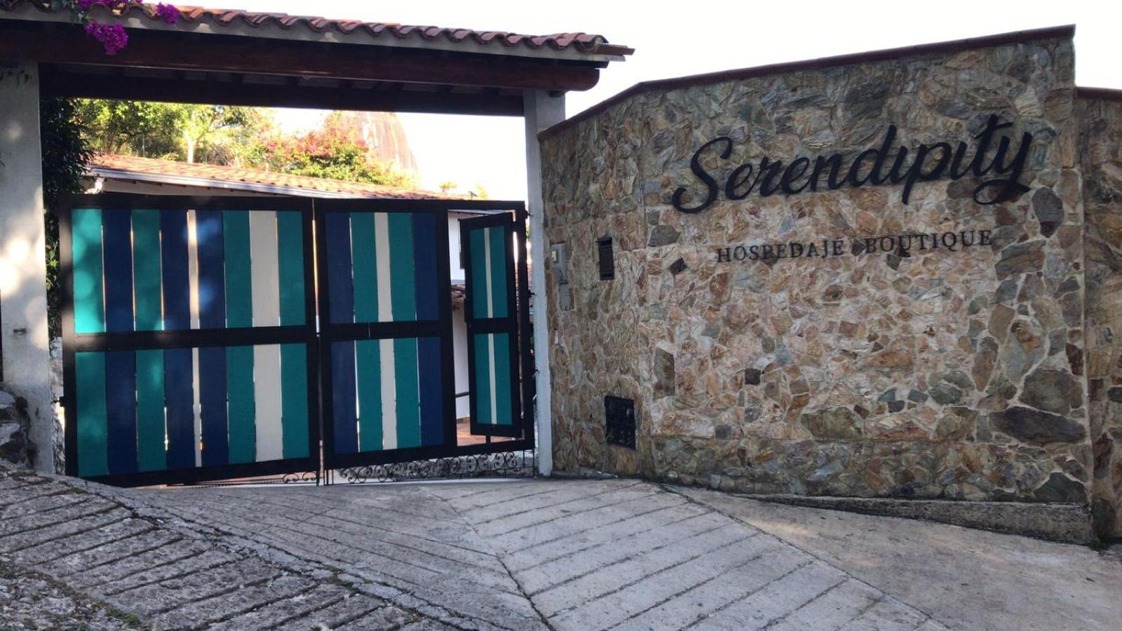 Serendipity Hospedaje Boutique Guatapé Exteriör bild
